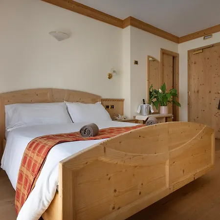 Hotel Cristallo 3*
