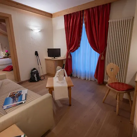 Hotel Cristallo 3*