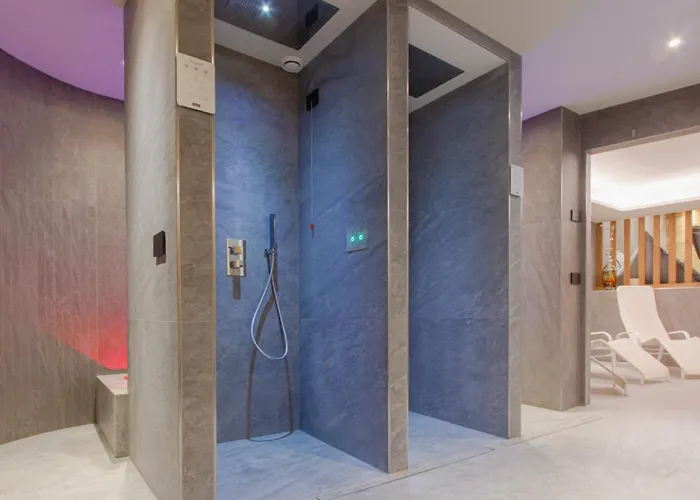 Hotel Cristallo 3*