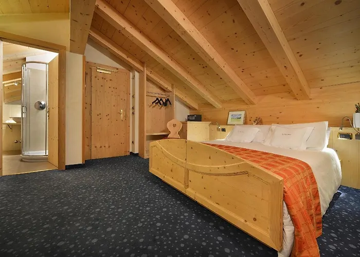 Hotel Cristallo 3*