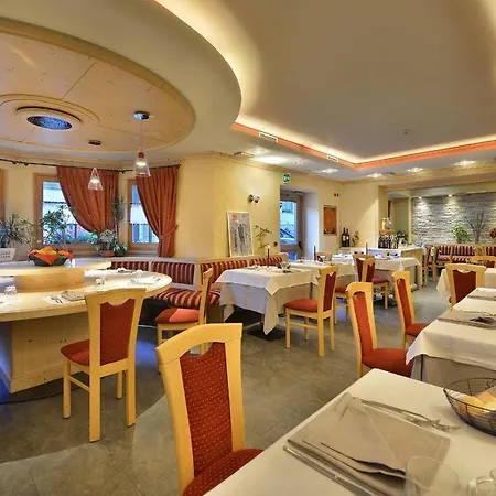 Hotel Cristallo 3*